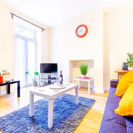 Upper Church Road Place Holiday home *